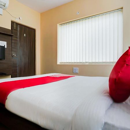 Hotel O Alekhya Residency Cafe Bahar Sururnagar Exteriör bild
