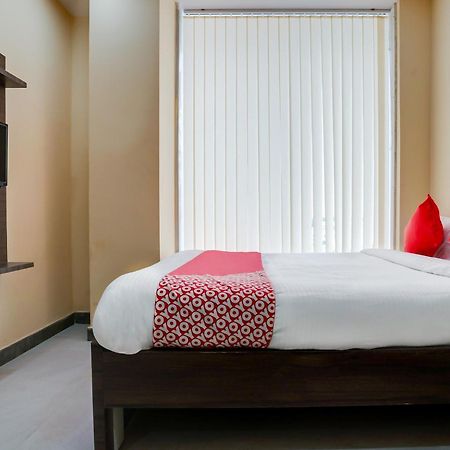 Hotel O Alekhya Residency Cafe Bahar Sururnagar Exteriör bild