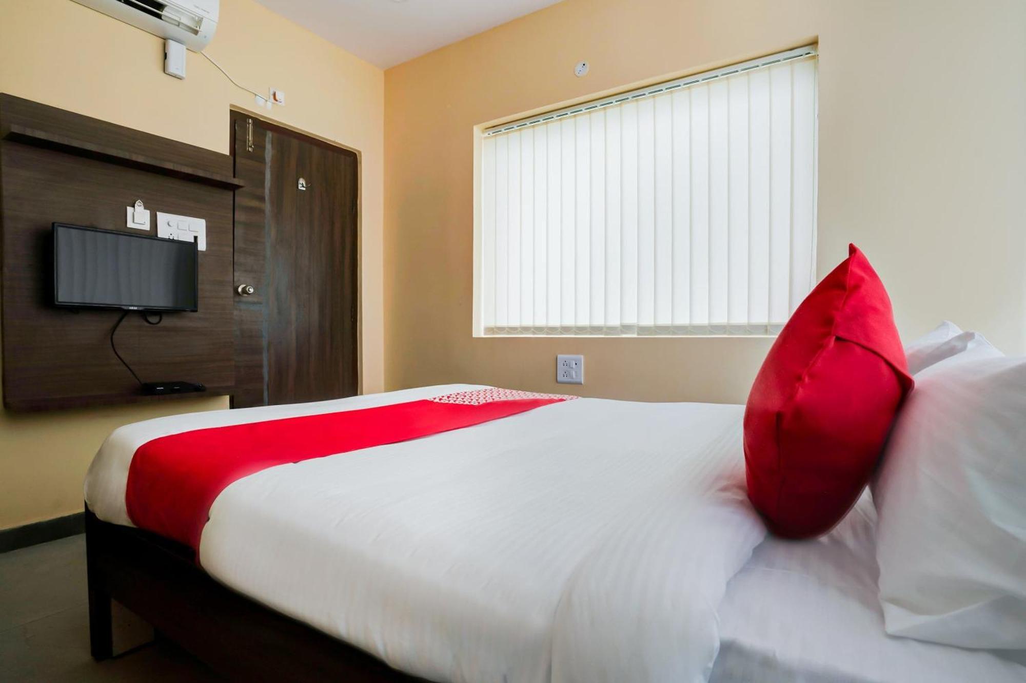 Hotel O Alekhya Residency Cafe Bahar Sururnagar Exteriör bild